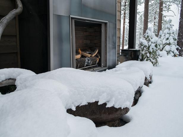 hgtv-dreamhome-2014-outdoor-fireplace