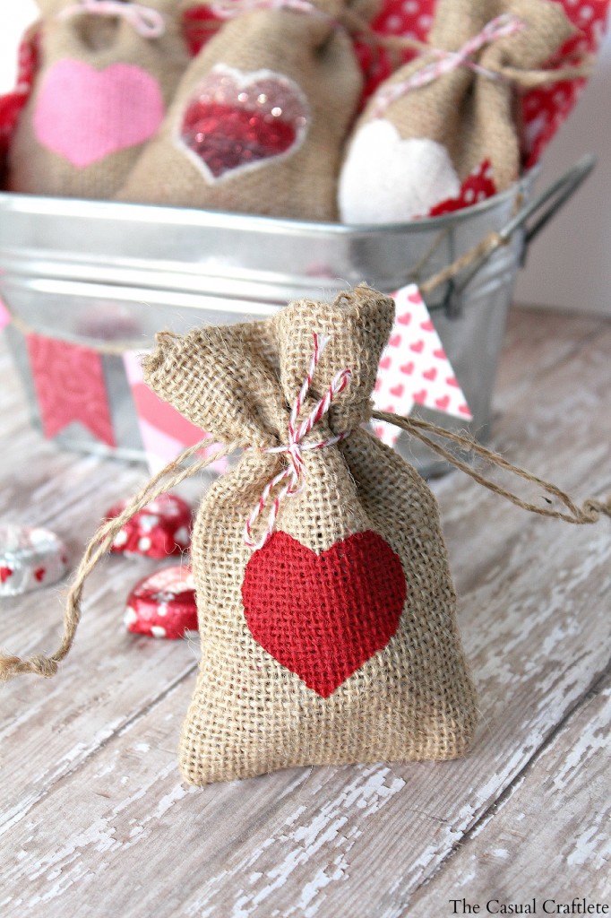 20 Last Minute Valentine Craft Ideas | DIY Valentine Burlap Gift Bags | The Casual Craftlete