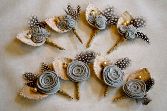Planning a rustic, vintage, or woodland inspired wedding? Take a look at these 25 Rustic Boutonniere Ideas.