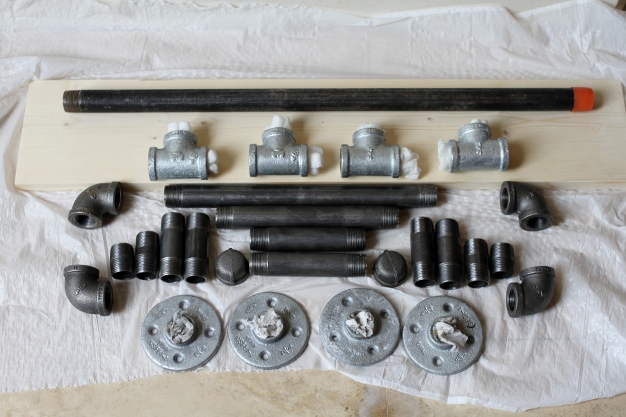 DIY Industrial Pipe Bathroom Shelf {Guest Post}. Mathew of Homedaddys.com shares a tutorial on how to build an industrial pipe shelf. MountainModernLife.com