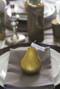 Check out how you can create a simple and rustic Give Thanks place setting for Thanksgiving. MountainModernLife.com