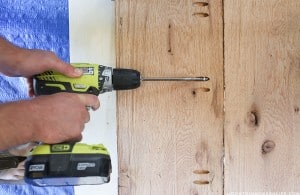 using-kreg-jig-to-attach-wood-together-for-diy-reclaimed-desk-mountainmodernlife.com