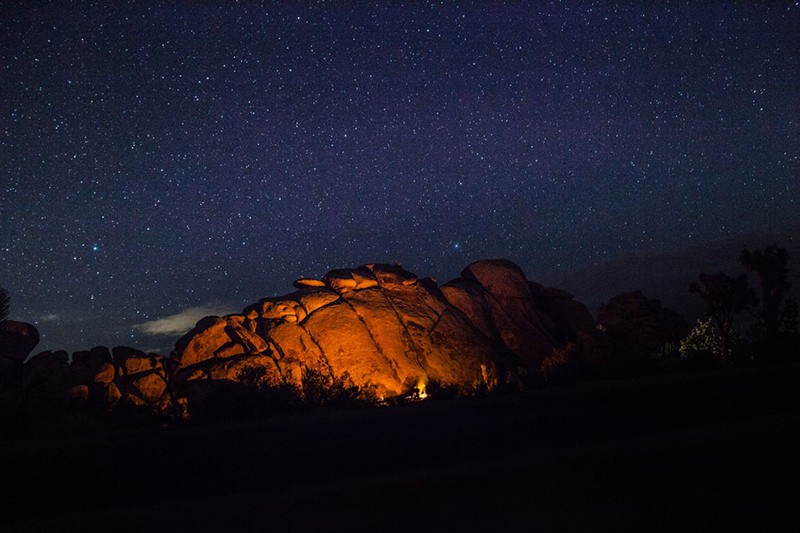 Make your next campfire extra cozy with these bonfire essentials, perfect for a night snuggling up underneath the stars. MountainModernLife.com