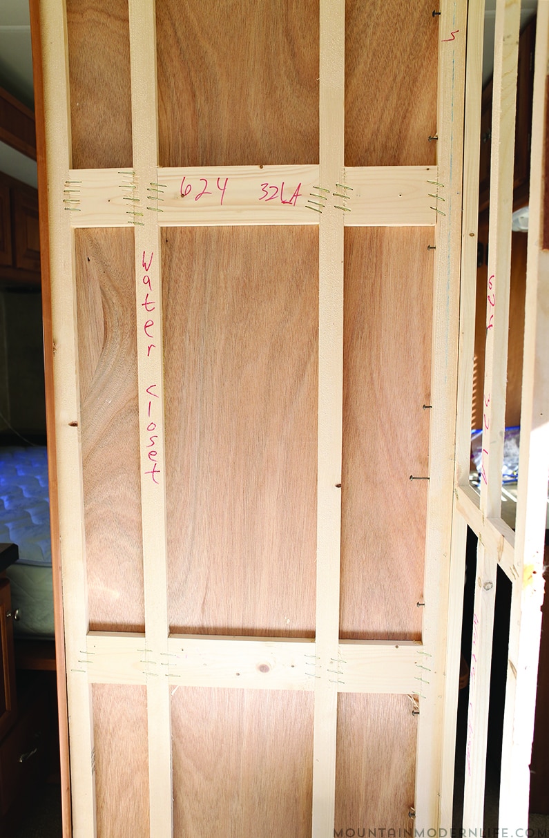 Are you thinking about renovating your RV? See how easy it can be to bring life in by creating planked walls in a RV. Mountainmodernlife.com