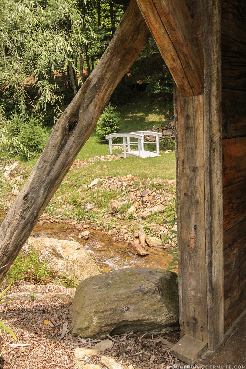 Looking for a majestic North Carolina Mountain Getaway for your destination wedding or next vacation? Check out Memory Mountain at Wolf Laurel! MountainModernLife.com