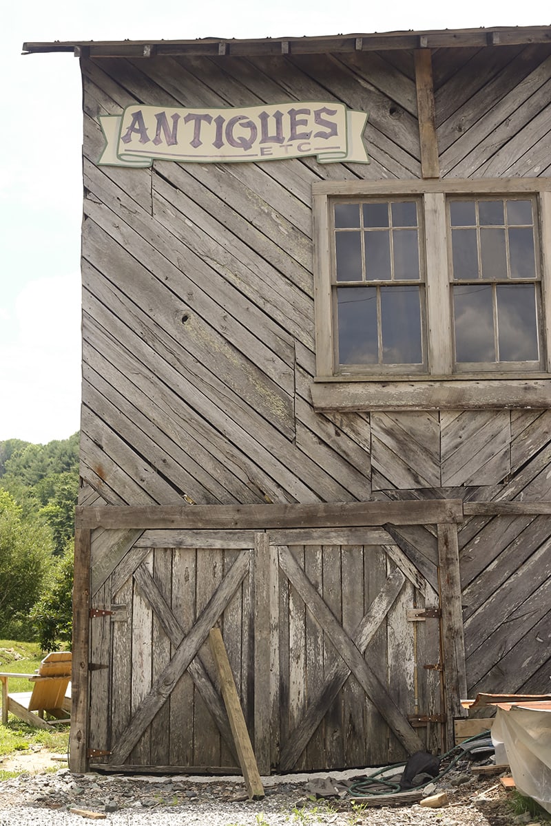 Looking for a majestic North Carolina Mountain Getaway for your destination wedding or next vacation? Check out Memory Mountain at Wolf Laurel! MountainModernLife.com
