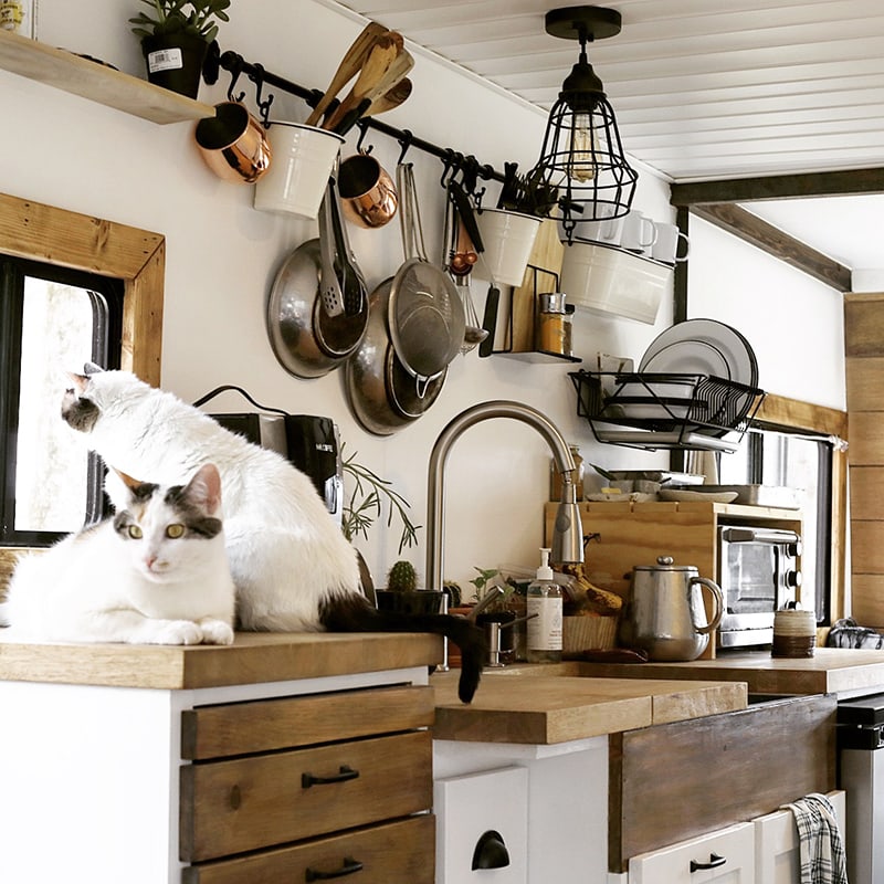 If white paint, various wood tones, and lots of texture is your thing, you'll love these rustic camper remodels! Photo Source: The Motorhome Memoirs