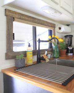 Looking for ways to add warmth and texture to your home or RV? See how easy it is to make burlap roller shades! MountainModernLife.com