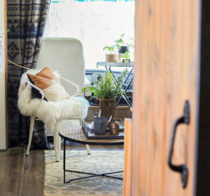 Our RV Curtains and the Secret to Finding Them - how I found the perfect Southwest-inspired curtains for our tiny home on wheels! MountainModernLife.com