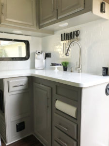 Tour this stunning fifth wheel transformation featured on (Camper) Design Vibes! MountainModernLife.com | Photo Source: Mrs_Elliluu (Instagram)
