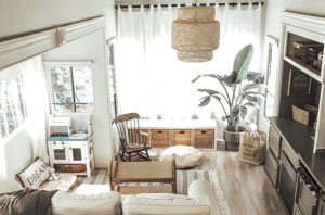 Tour this tiny home that feels more like a cozy cottage than a camper! Photos from CleverFoxMama (Instagram)