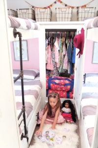 (Camper) Design Vibes Featuring ThoseByrneGirls: See how a family of 6 travels in this bohemian-inspired Camper! MountainModernLife.com