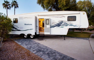 (Camper) Design Vibes: See how RVFixerUpper transforms drab campers into stylish tiny homes! MountainModernLife.com