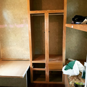 (Camper) Design Vibes Featuring LovetheTinyLife -See how a family of 3 lives in this renovated travel trailer!