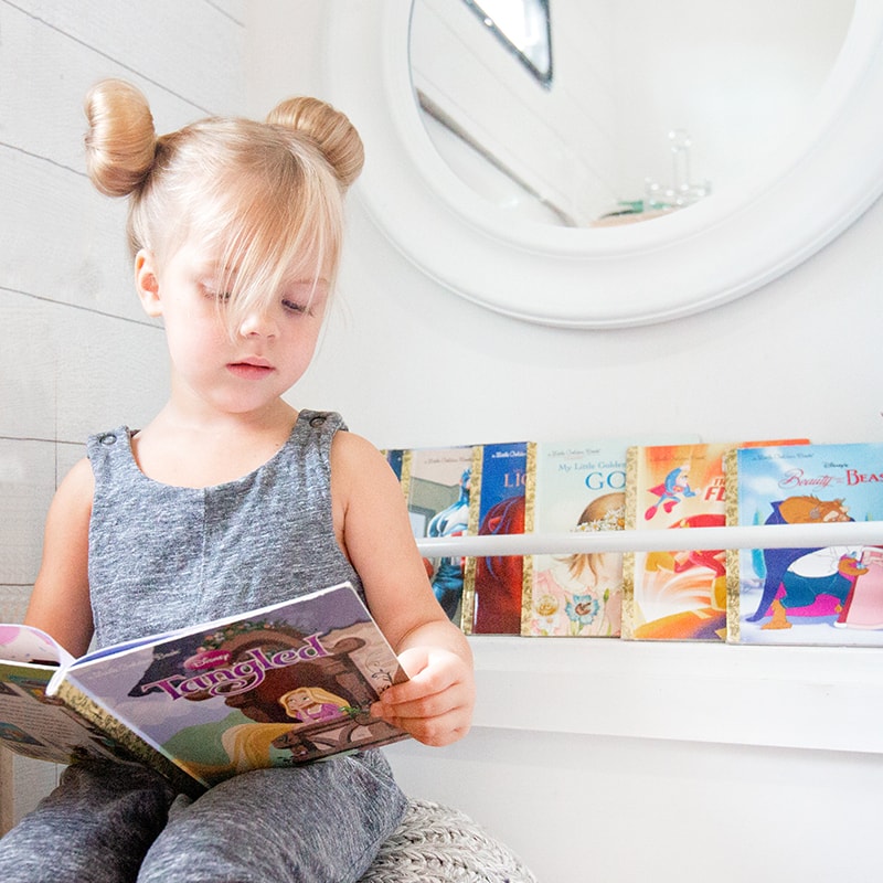 (Camper) Design Vibes Featuring LovetheTinyLife -See how a family of 3 lives in this renovated travel trailer!