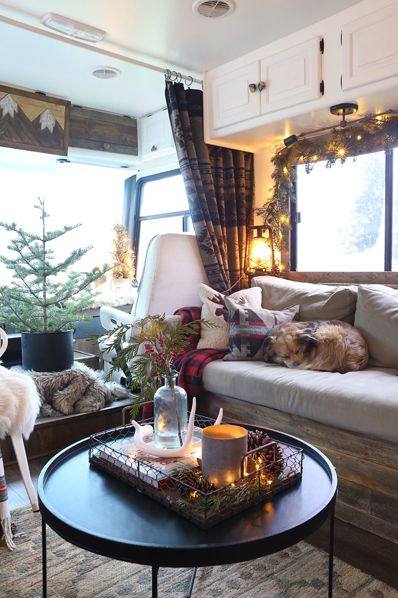 See how these tiny home dwellers decorated for the holidays in this cozy RV Christmas Tour #mycamperchristmas #RVtour