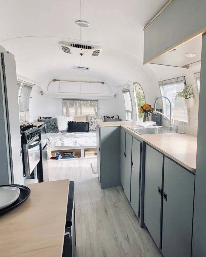Camper Tour: Meet Magdalene the Airstream, a vintage trailer renovated by @SteadyStreaminCashios! | Featured on MountainModernLife.com