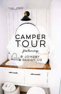 Tour this kid-friendly modern rustic camper remodel from @Joinery&DesignCo! #camperreno #campermakeover #camperremodel #tinyhometour #modernrustic