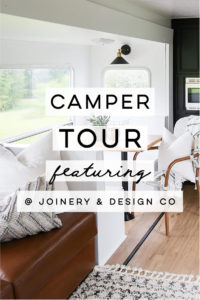 Tour this kid-friendly modern rustic camper remodel from @Joinery&DesignCo! #camperreno #campermakeover #camperremodel #tinyhometour #modernrustic