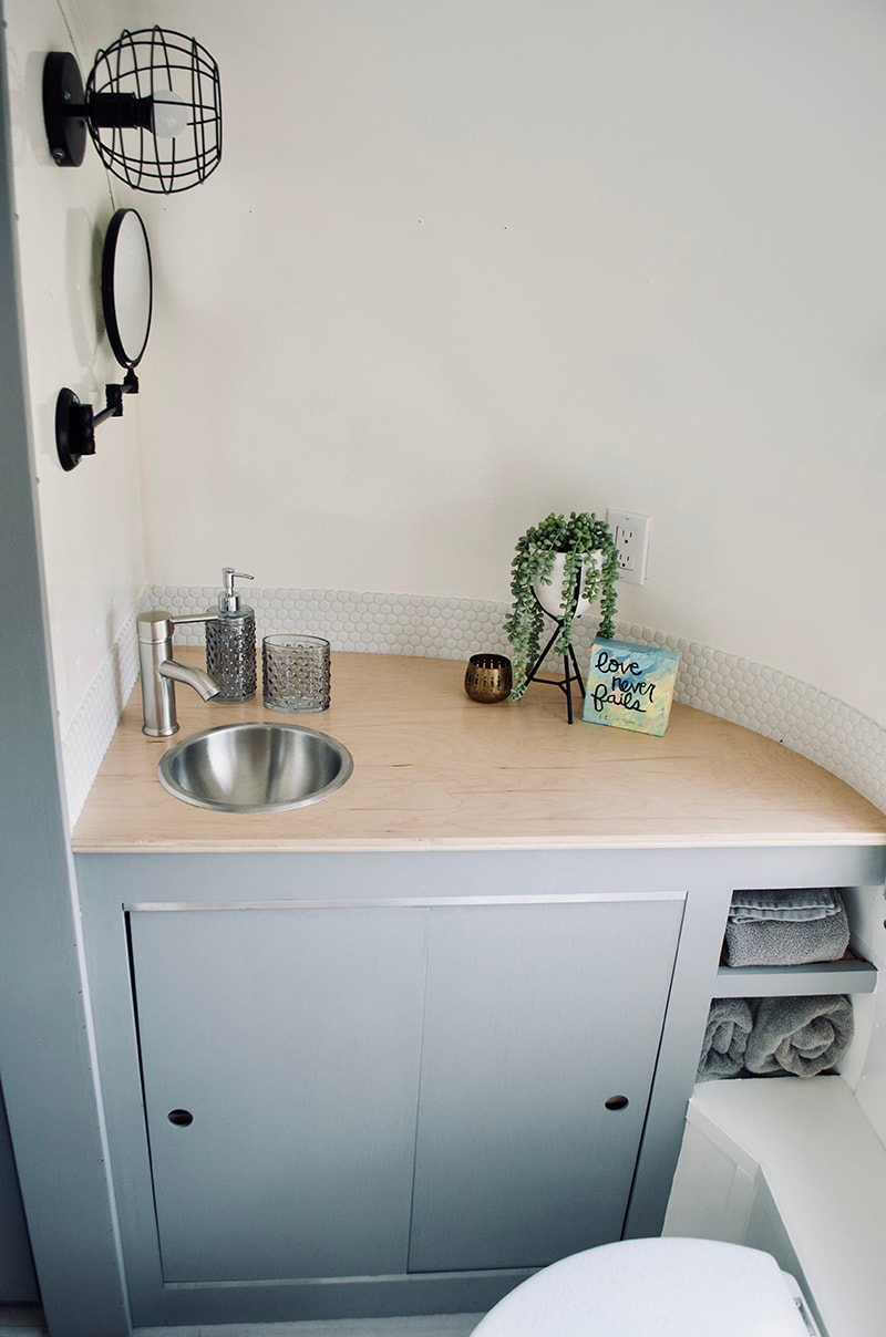 Camper Tour: Meet Magdalene the Airstream, a vintage trailer renovated by @SteadyStreaminCashios! | Featured on MountainModernLife.com
