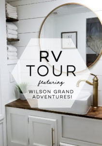 Tour this remodeled RV filled with lots of white, shiplap, and warm wood tones from @WilsonGrandAdventures! Featured on MountainModernLife.com