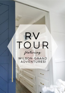 Tour this remodeled RV filled with lots of white, shiplap, and warm wood tones from @WilsonGrandAdventures! Featured on MountainModernLife.com