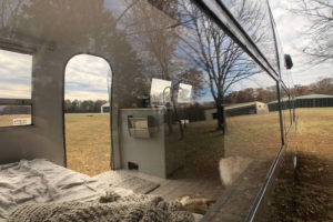Camper Tour: Meet Magdalene the Airstream (for sale!), a vintage trailer renovated by Steady Streamin’ Cashios! | Featured on MountainModernLife.com