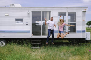 This RV remodel from JoyfullyGrowing will leave you speechless! See the before and after on MountainModernLife.com