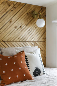 This RV remodel from JoyfullyGrowing will leave you speechless! See the before and after on MountainModernLife.com