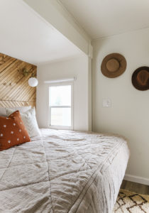 This RV remodel from JoyfullyGrowing will leave you speechless! See the before and after on MountainModernLife.com