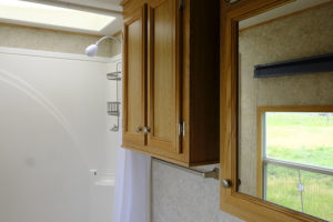 This RV remodel from JoyfullyGrowing will leave you speechless! See the before and after on MountainModernLife.com