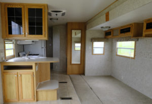 This RV remodel from JoyfullyGrowing will leave you speechless! See the before and after on MountainModernLife.com