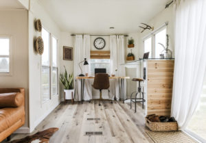 This RV remodel from JoyfullyGrowing will leave you speechless! See the before and after on MountainModernLife.com