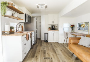 This RV remodel from JoyfullyGrowing will leave you speechless! See the before and after on MountainModernLife.com