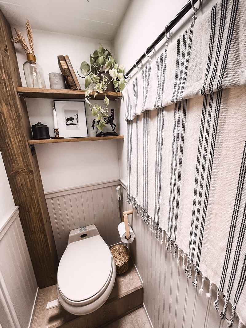 You’ll want to cozy up to the earthy hues and organic textures in this renovated Monaco Motorhome