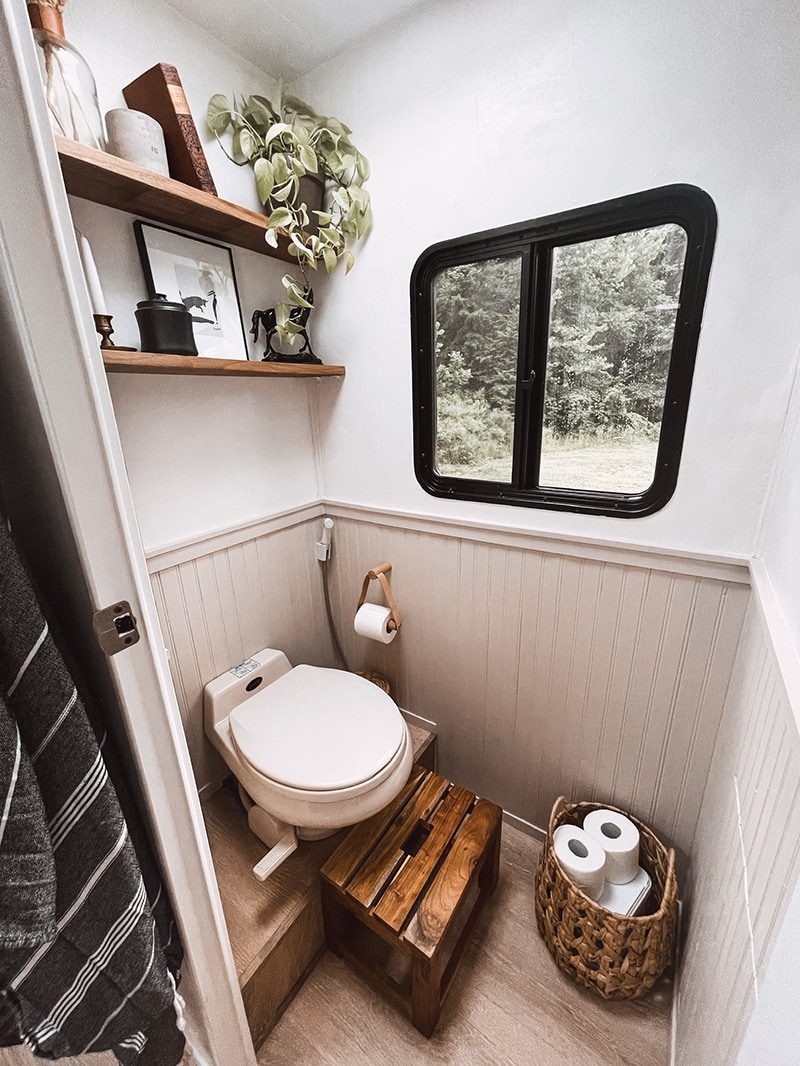 You’ll want to cozy up to the earthy hues and organic textures in this renovated Monaco Motorhome