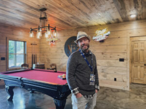 mountain home basement with pool table